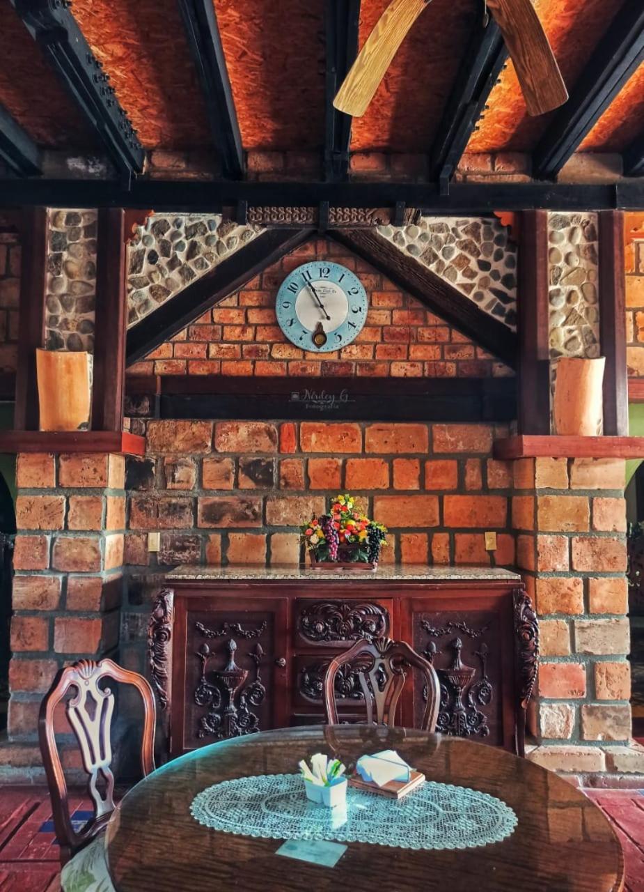 Hosteria De La Plaza Menor ซานตาเฟเดอันตีโอเกีย ภายนอก รูปภาพ